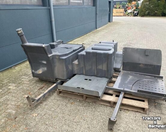 Claas Jaguar 494 brandstoftank compleet met onderbouw